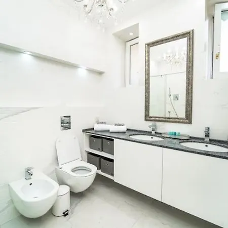 Best Point In The City / 2 Bedrooms Sofie