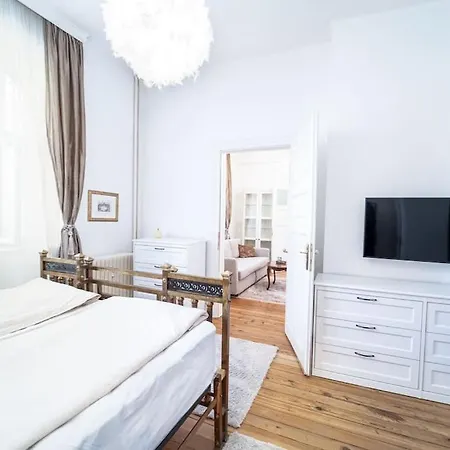 Best Point In The City / 2 Bedrooms Apartmán