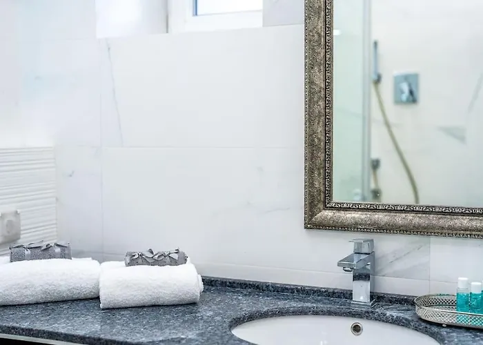 Best Point In The City / 2 Bedrooms Apartment *