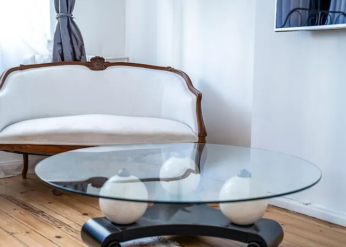 Best Point In The City / 2 Bedrooms *