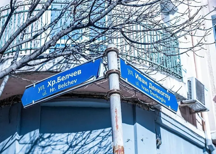 Best Point In The City / 2 Bedrooms Apartment *