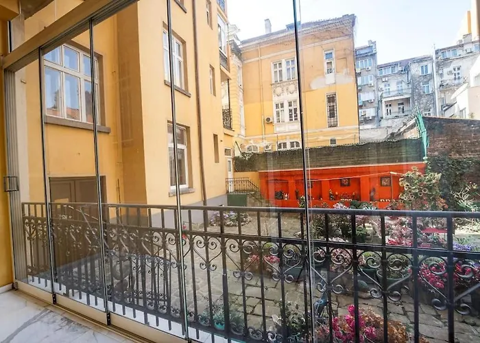 Best Point In The City / 2 Bedrooms *