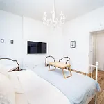 דירה Best Point In The City / 2 Bedrooms סופיה