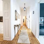 Best Point In The City / 2 Bedrooms דירה