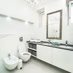 Best Point In The City / 2 Bedrooms סופיה