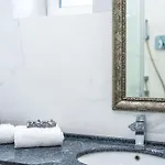 Best Point In The City / 2 Bedrooms דירה *