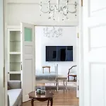 דירה Best Point In The City / 2 Bedrooms סופיה