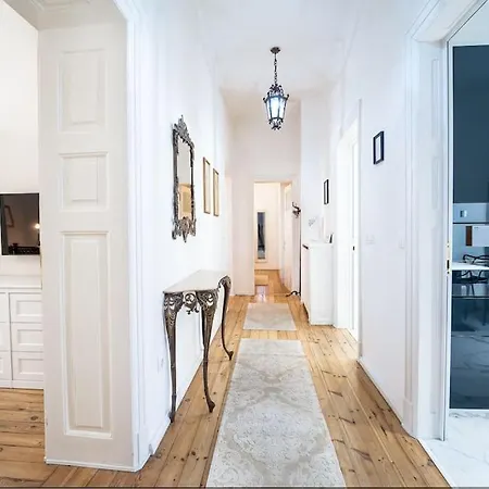 Best Point In The City / 2 Bedrooms *