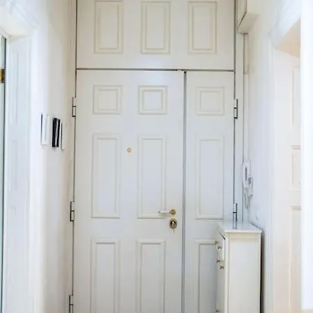 Best Point In The City / 2 Bedrooms *