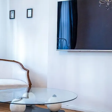 Best Point In The City / 2 Bedrooms Апартаменты София